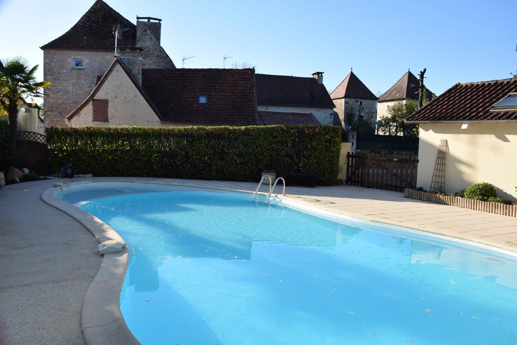 Le Petit Relais Hotell Calès Exteriör bild