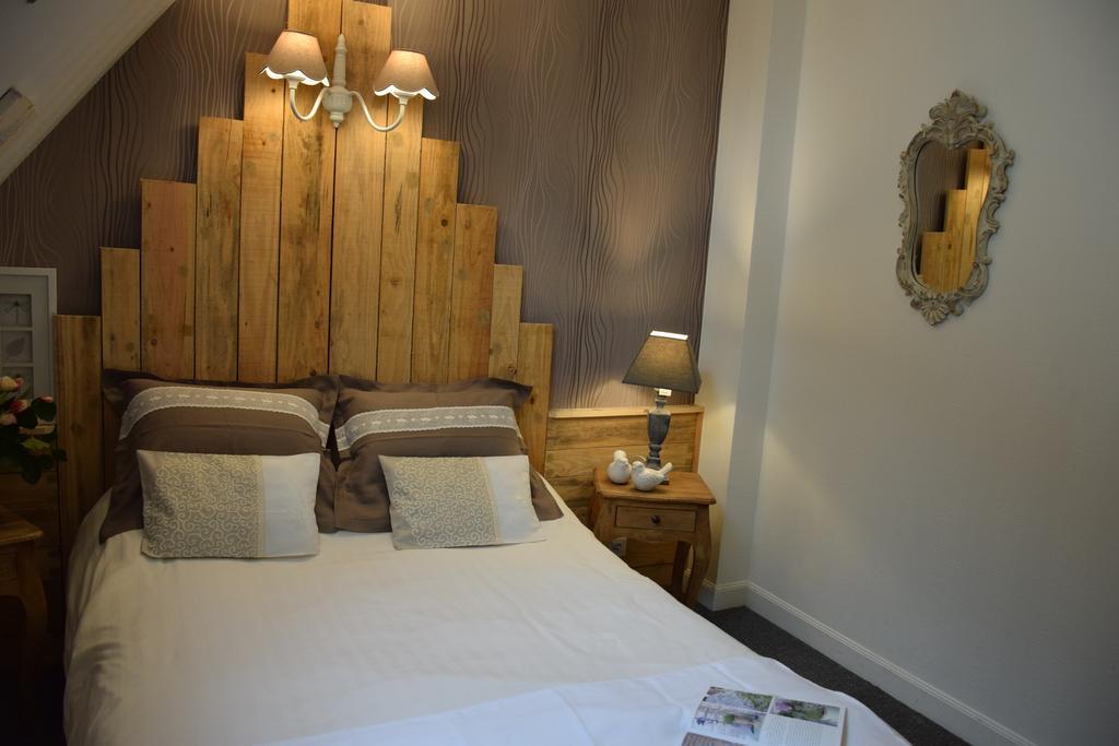 Le Petit Relais Hotell Calès Rum bild