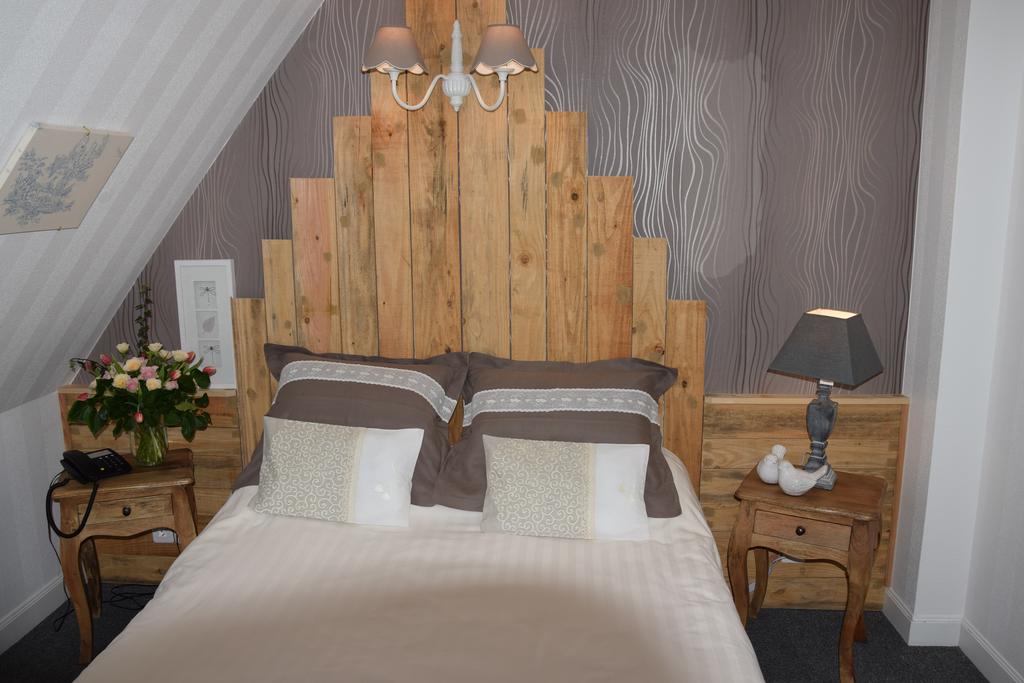 Le Petit Relais Hotell Calès Rum bild