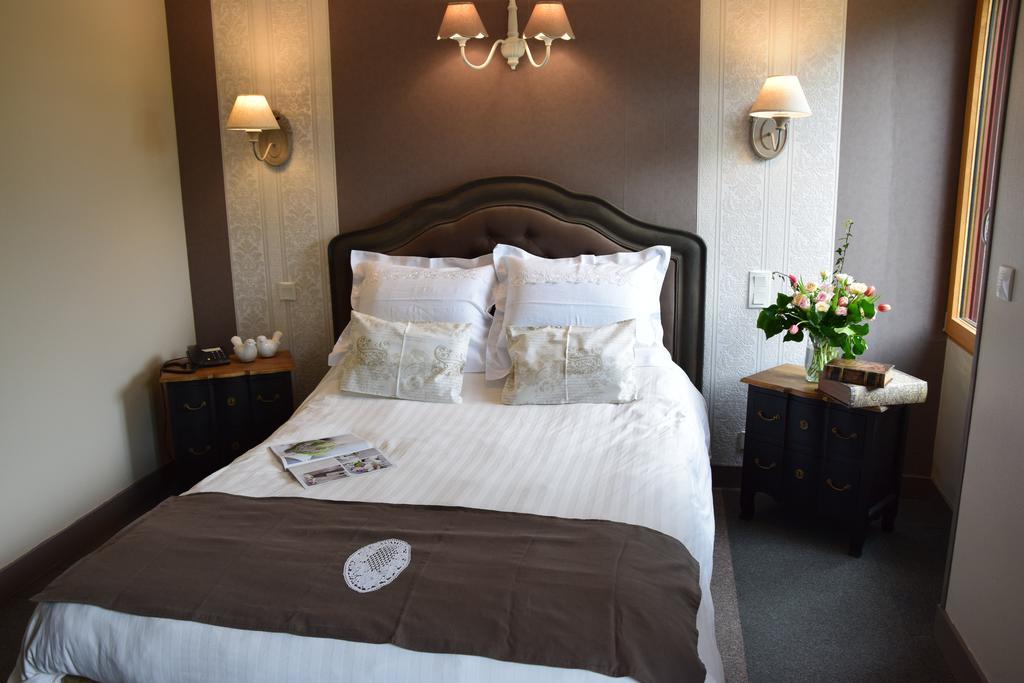 Le Petit Relais Hotell Calès Rum bild