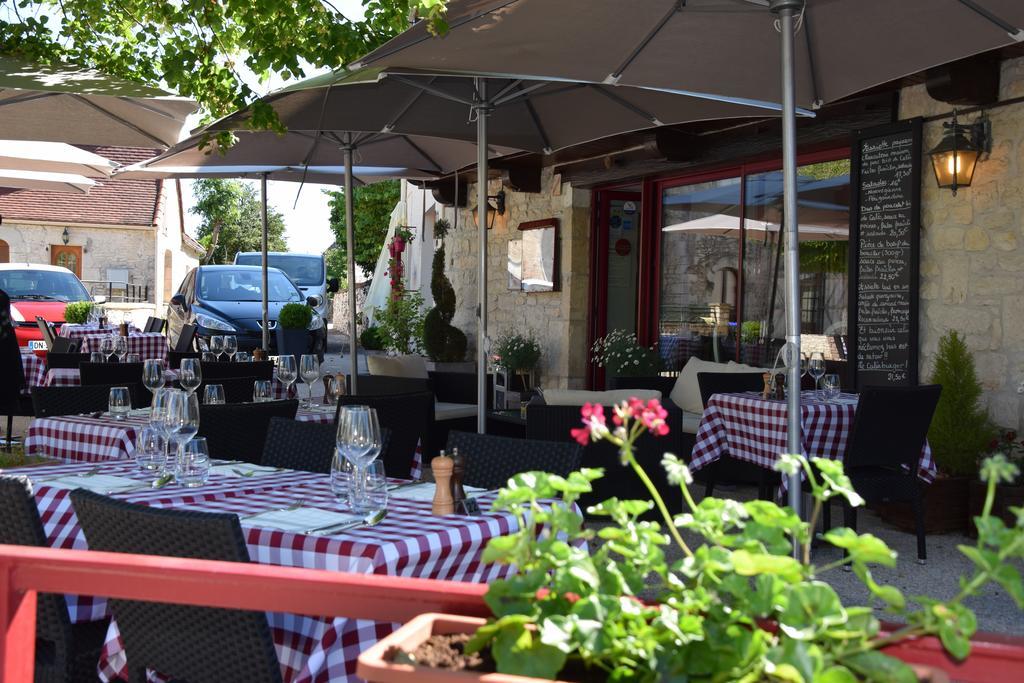 Le Petit Relais Hotell Calès Exteriör bild