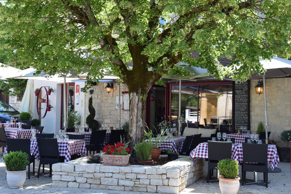 Le Petit Relais Hotell Calès Exteriör bild